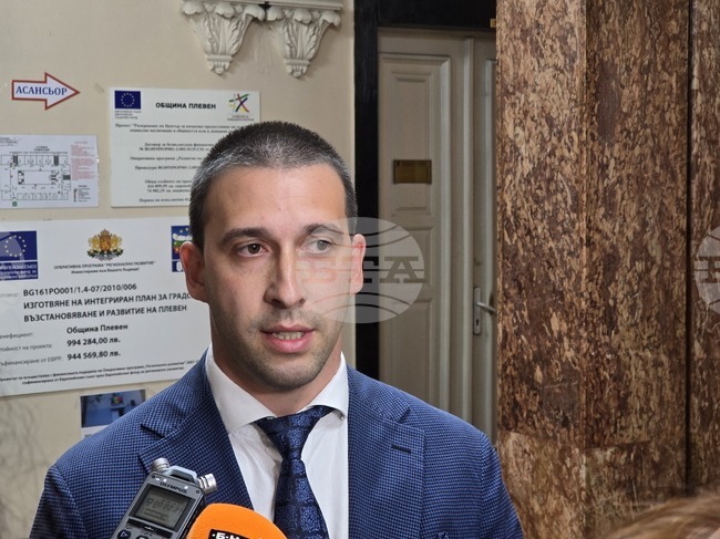 Ако премиерът ми поиска оставката, бих я подал, каза в Плевен областният управител Николай Абрашев