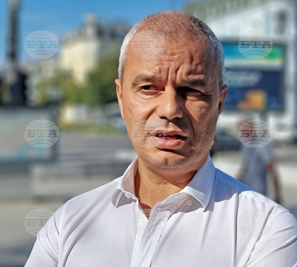 Vazrazhdane Leader Kostadinov Calls for Cabinet Resignation, Early Elections
