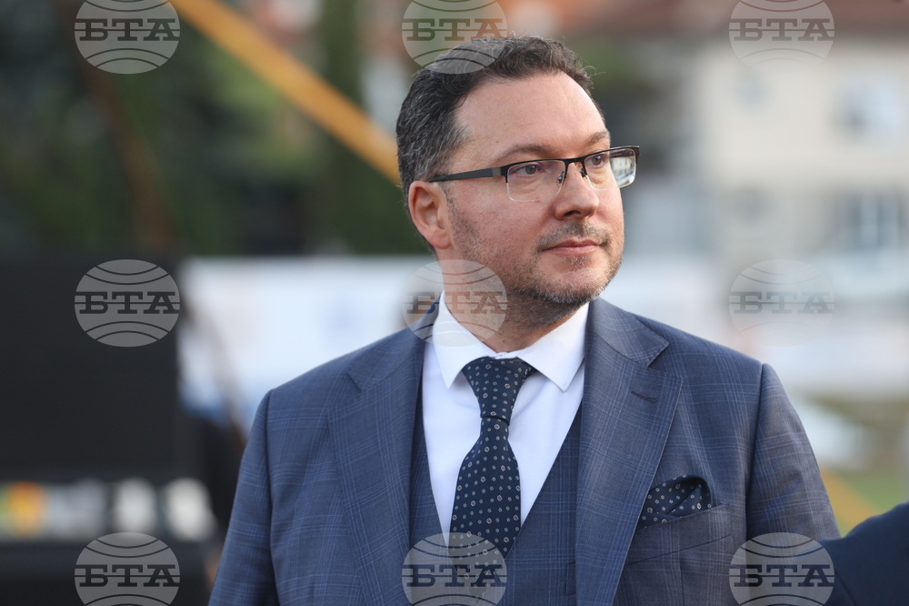 Не става въпрос за кибератака, заяви министър Даниел Митов за изчезването на GPS сигнала на самолета на председателя на ЕК