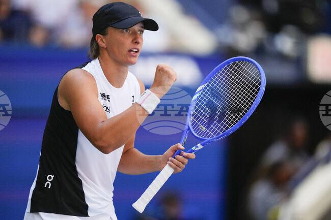 Ига Швьонтек се класира безпроблемно за втория кръг на Откритото първенство на САЩ