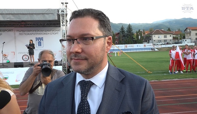 Нямам колебания и забележки по отношение на предложението гл. комисар Мирослав Рашков да бъде главен секретар на МВР, каза министър Митов