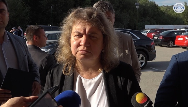 При споделена отговорност, когато правителството и президентът имат различни визии как да се развиват дадени сектори, е нормално да има противоречия, каза Наталия Киселова