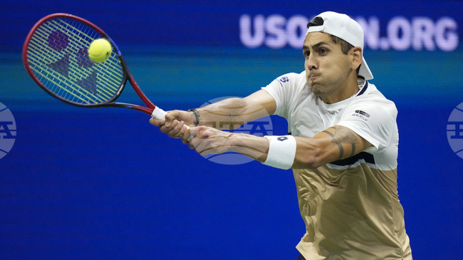 Томас Ечевери и Алехандро Табило се класираха за финала на турнира по тенис в Рио де Жанейро