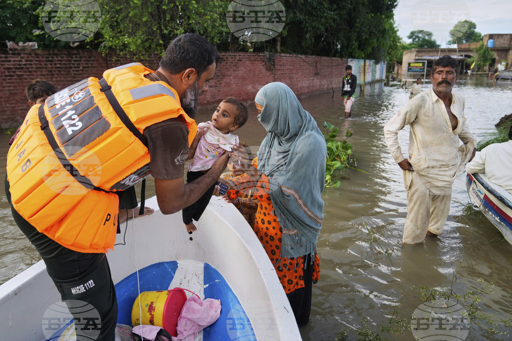 APTOPIX Pakistan India Floods