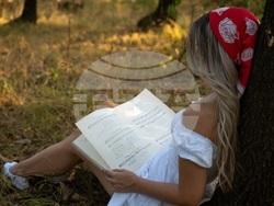 От 100-годишна народна творба е вдъхновена новата песен на Диа, снимка – Directo Agency/ екип Диа