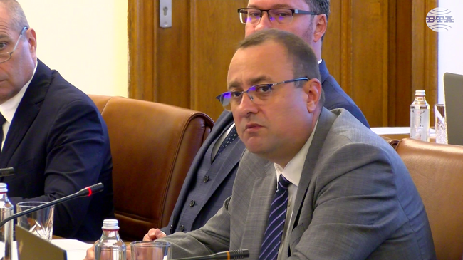 Основният проблем за водоснабдяването на Плевен са загубите от компрометирана водопроводна мрежа и кражбите, каза министър Иван Иванов