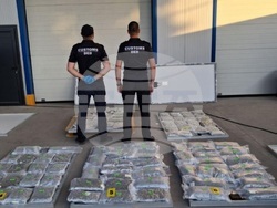 Снимки: Агенция „Митници“