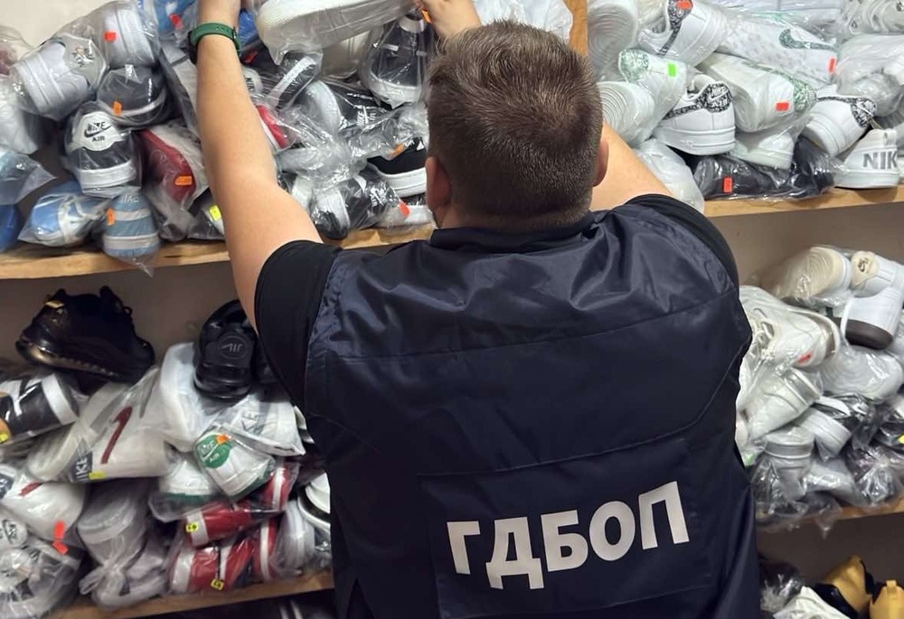 Конфискуваха стоки в Слънчев бряг, експертиза ще установи дали се касае за фалшификати, съобщиха от прокуратурата