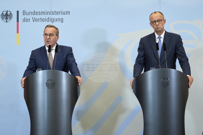 Мерц и Писториус приветстват плановете за доброволна военна служба 