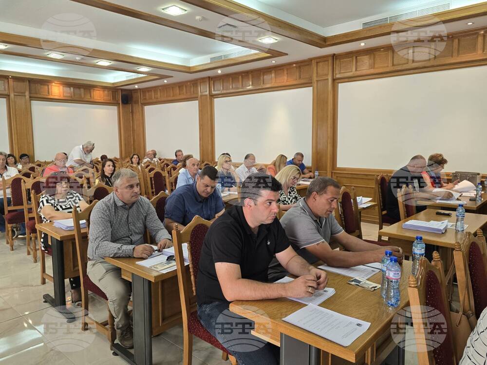 В училищата в община Добричка ще бъдат сформирани самостоятелни, слети и маломерни паралелки за новата учебна година