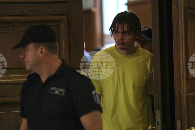 Софийският градски съд остави в ареста 18-годишния, обвинен в умишлен палеж в столичния квартал „Кръстова вада“