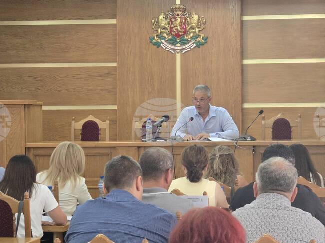 Общинският съвет в община Добричка избра постоянна етична комисия на редовното заседание