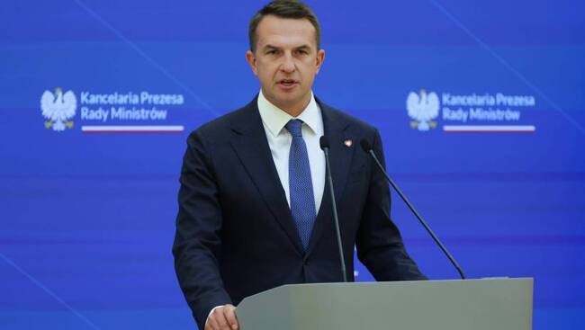 ПАП: Полското правителство иска да осигури сателитна интернет услуга "Старлинк" за Украйна