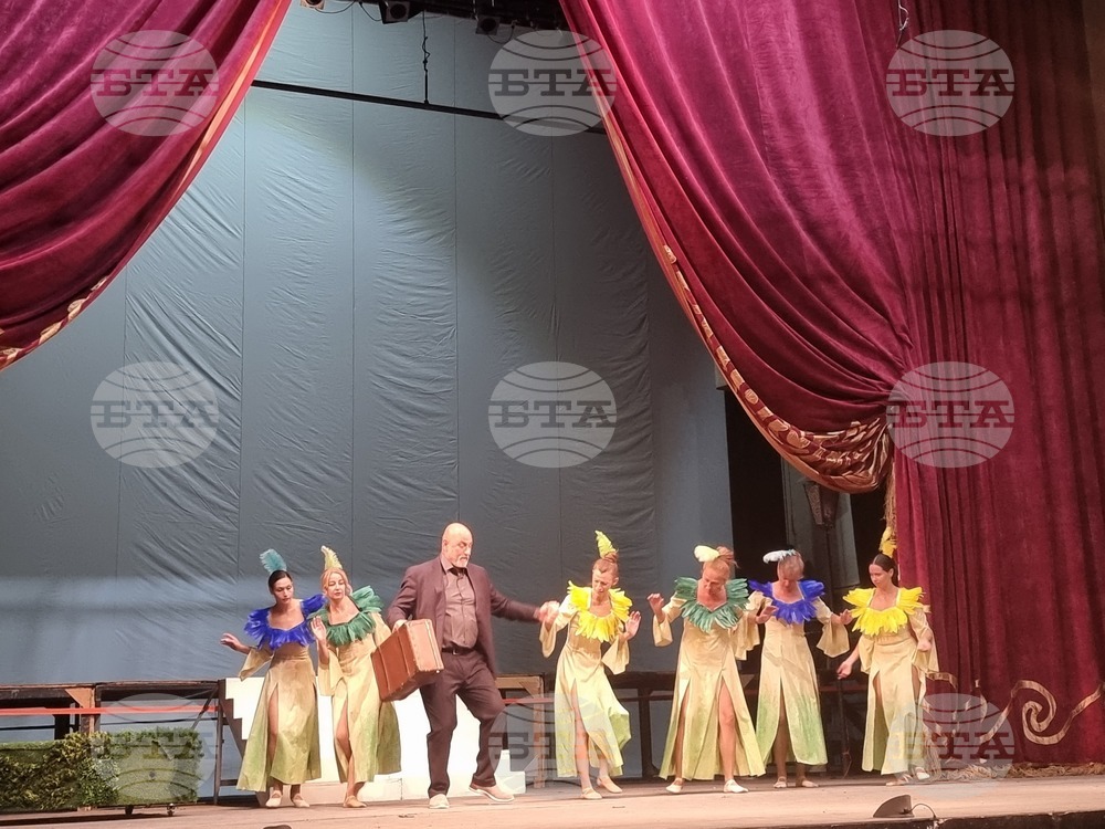 Според драматурга Юри Дачев „Бай Ганьо Европейски“ отговаря на въпросите кои сме, как се позиционираме в света и по какво се различаваме