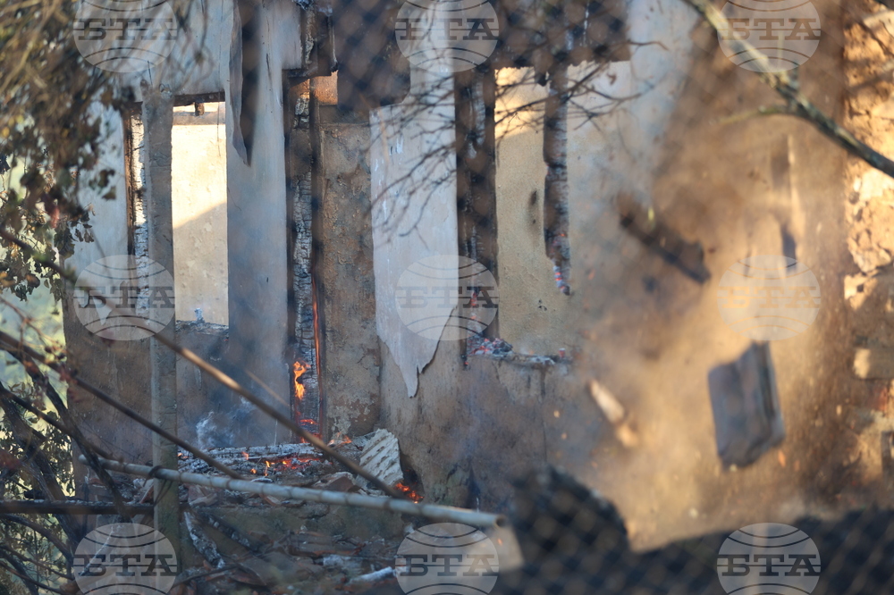 Овладян е пожарът, който възникна днес в землището на благоеврадското село Селище