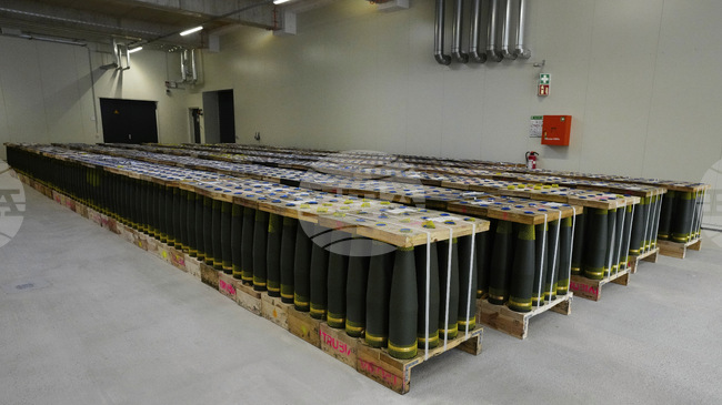 Чешкият производител на оръжия Си Ес Джи направи най-голямото първично публично предлагане в отбранителния сектор