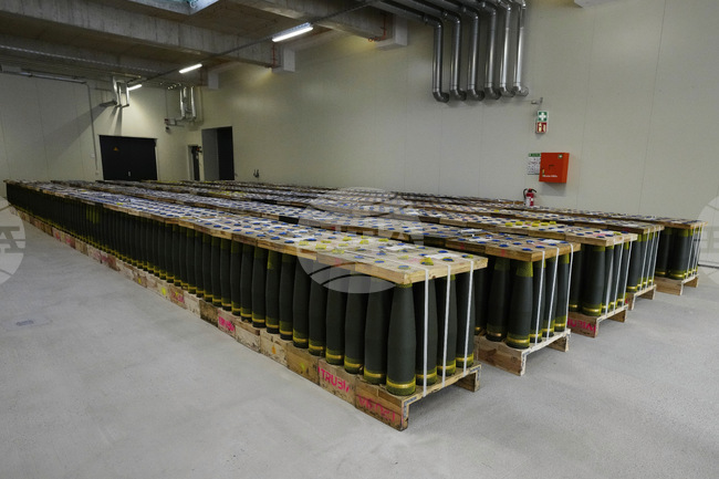 Чешкият производител на оръжия Си Ес Джи направи най-голямото първично публично предлагане в отбранителния сектор