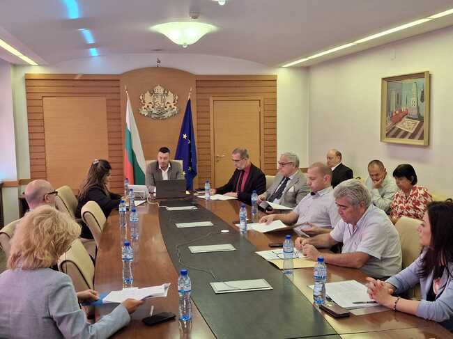Зам.-министър Бурджев се срещна с представители на дипломатически мисии в България във връзка с епизоотичната обстановка в страната