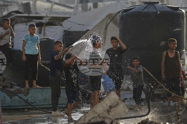 Швейцария ще приеме за лечение около 20 ранени деца от ивицата Газа 