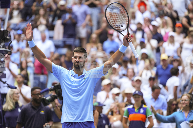 Новак Джокович продължи във втория кръг на Откритото първенство на САЩ по тенис