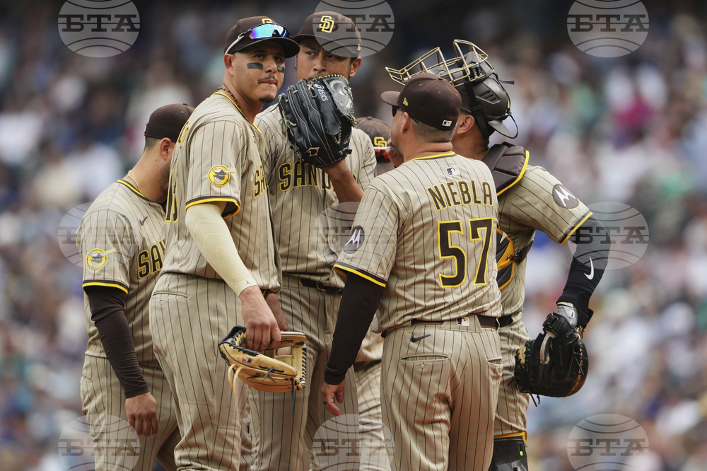 Padres Mariners Baseball