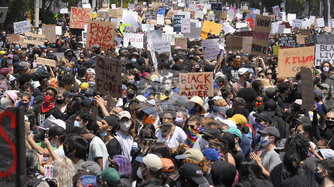 Сан Диего ще плати 30 млн. долара на семейството на тийнейджър, застрелян от полицията 