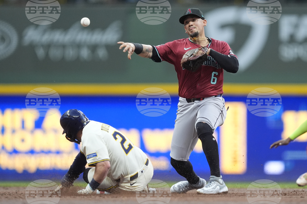 Diamondbacks Brewers Baseball