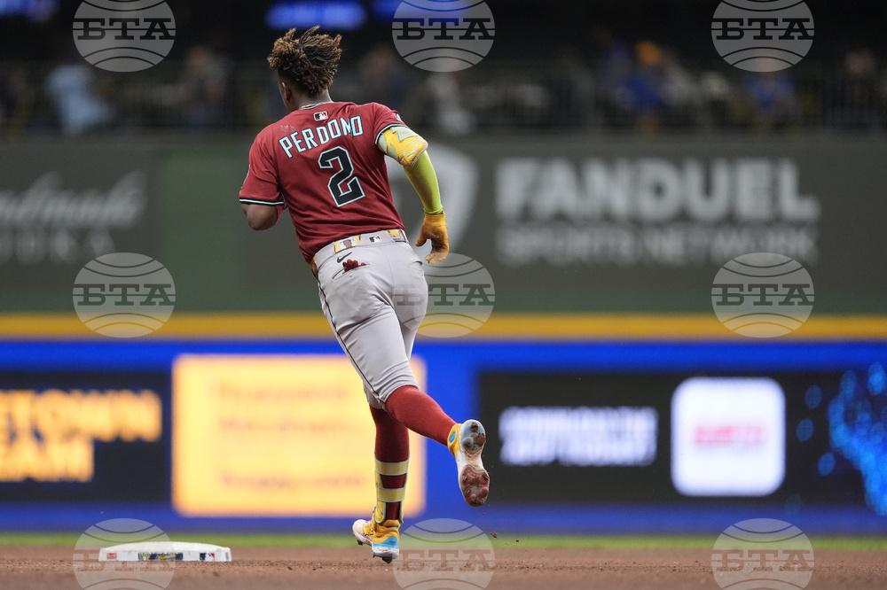 Diamondbacks Brewers Baseball