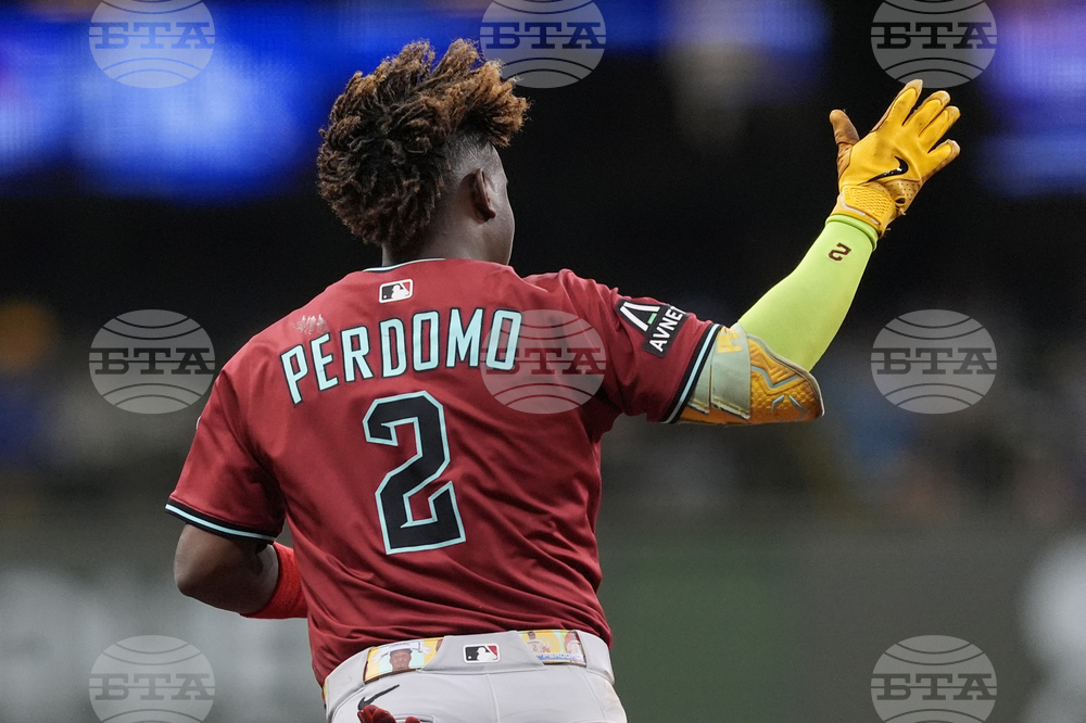 Diamondbacks Brewers Baseball