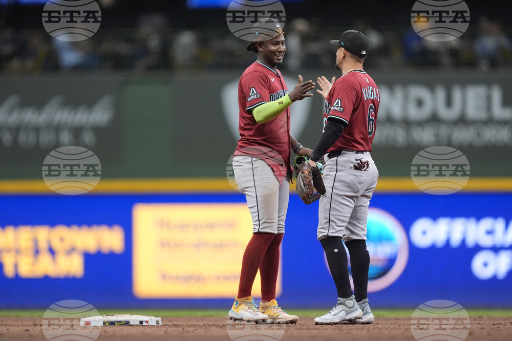 Diamondbacks Brewers Baseball