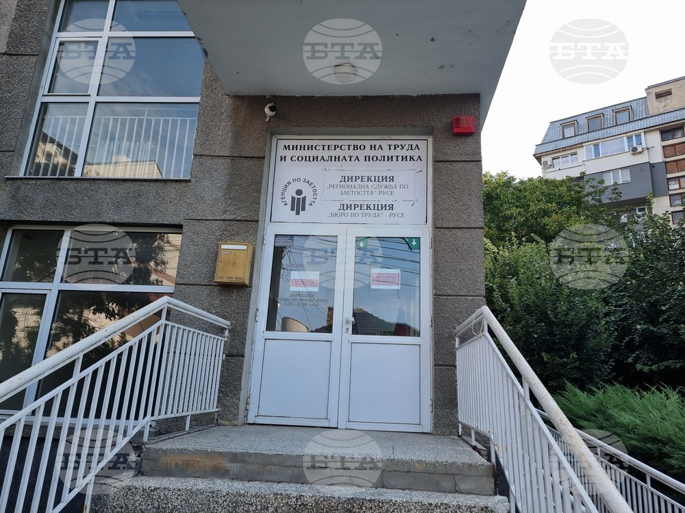 Учители и електротехници са сред най-търсените специалисти в Русе