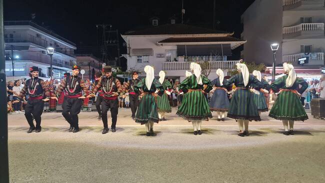 Фолклорният ансамбъл „Тракия“ от Пловдив участва в заключителната програма на тазгодишния Фестивал „Олимп“ в Гърция