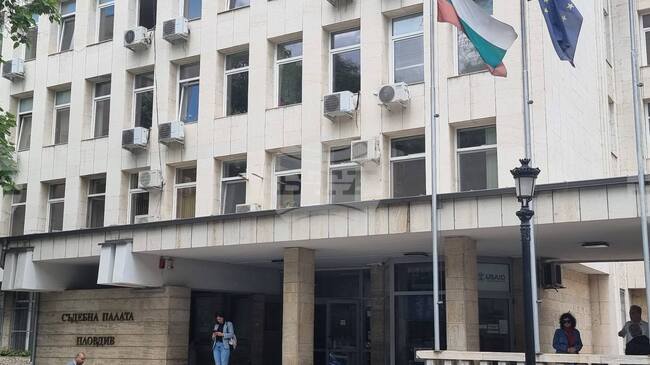 Апелативният съд в Пловдив остави в ареста таксиметров шофьор за притежание на наркотици на "Тракия" край Стара Загора