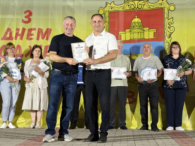 В Болград наградиха производители на вино, участвали със своя продукция в открита дегустация по случай Деня на града
