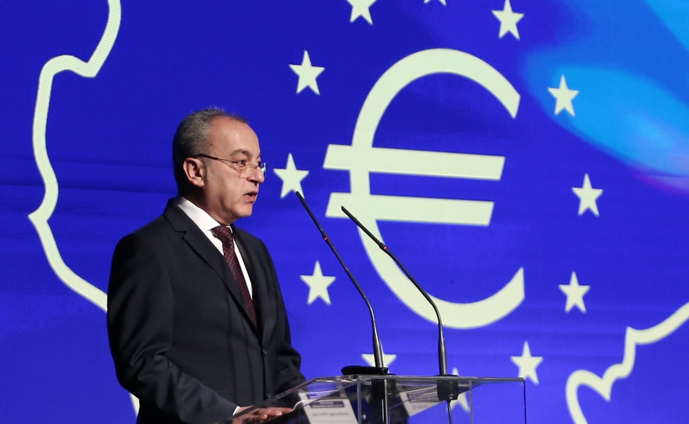 Премиерът Донев: Наш приоритет е сближаването на българските граждани с идеята за присъединяването ни към еврозоната