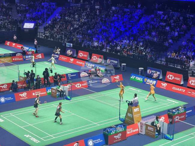 Трета поредна победа и четвъртфинал за Стефани Стоева и Габриела Стоева на Световното първенство по бадминтон в Париж