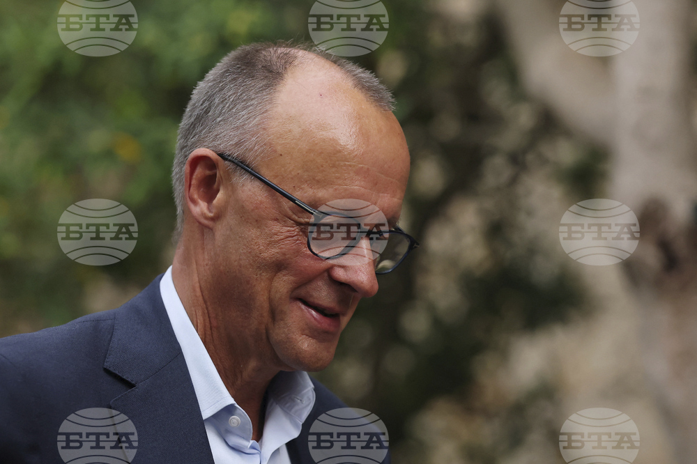 Германия трябва да бъде лидер, а не изоставаща в автомобилния сектор, заяви Мерц при откриването на Мюнхенското автомобилно изложение