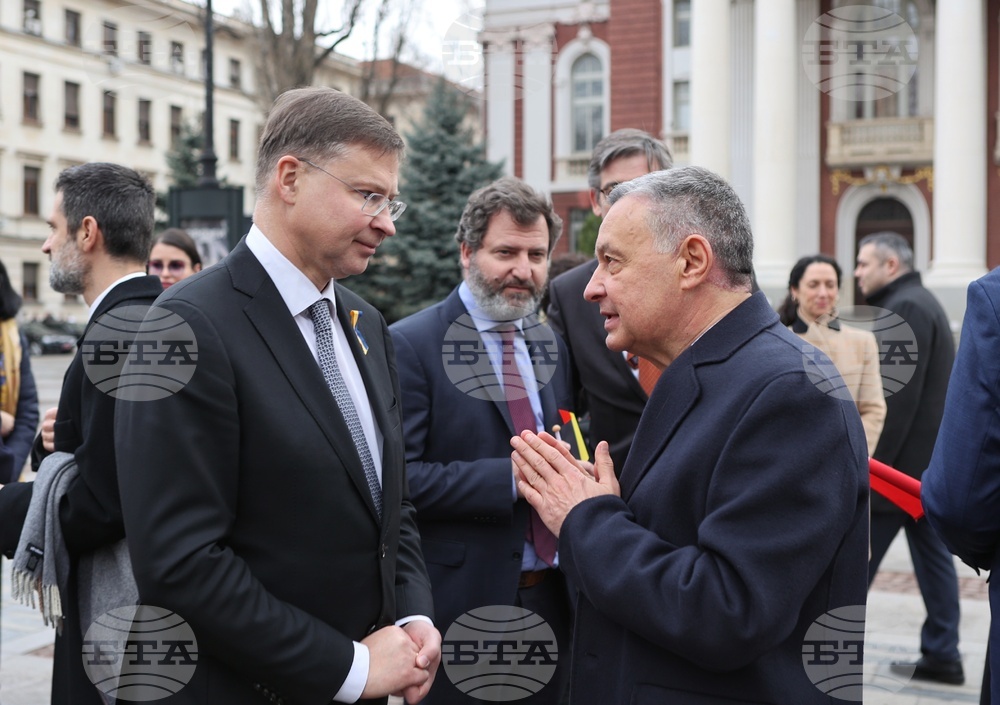Валдис Домбровскис - дипломати - обща снимка