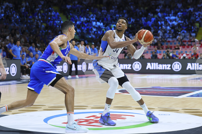 Симоне Фонтекио изведе Италия до победа над Босна и Херцеговина на Евробаскет