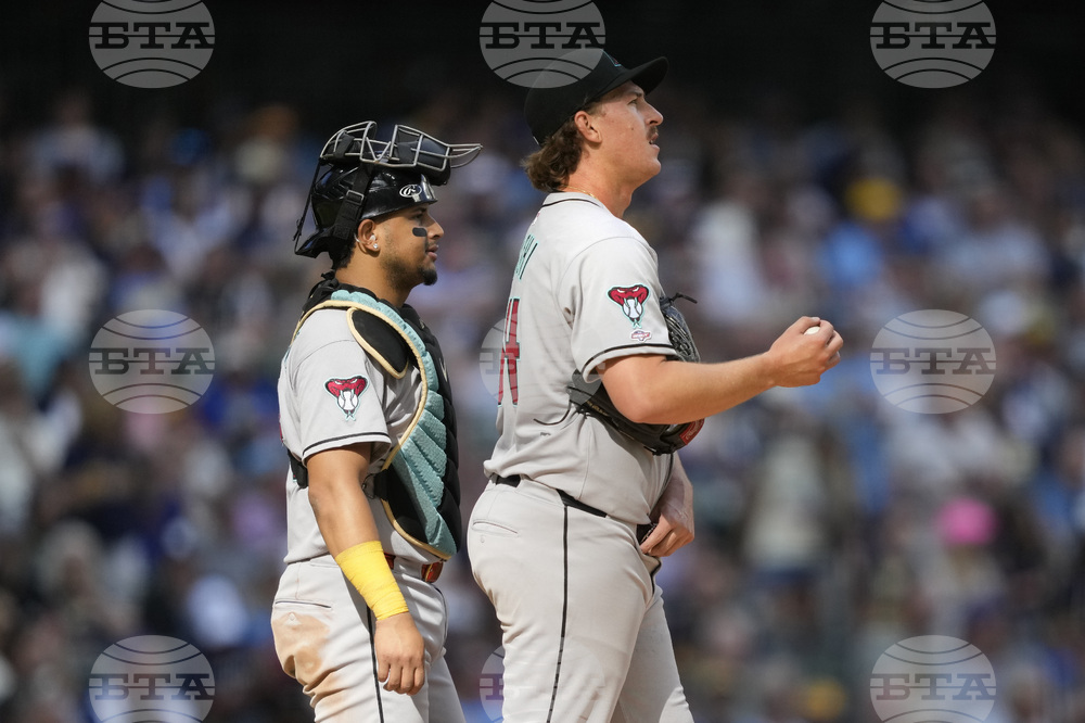 Diamondbacks Brewers Baseball
