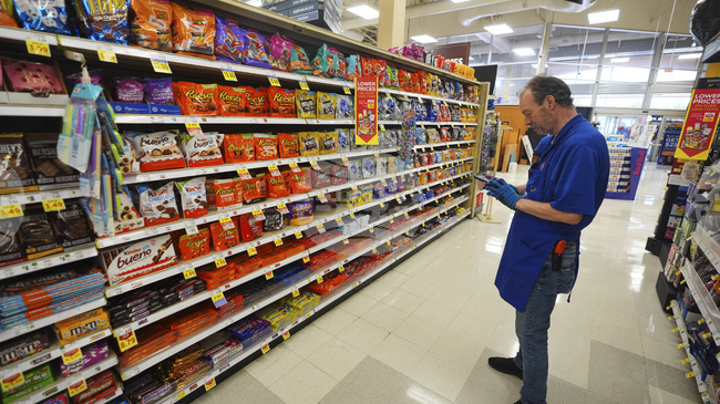 Слабо нарастване на запасите на едро и силно възстановяване на фабричните поръчки се отчита през ноември в САЩ