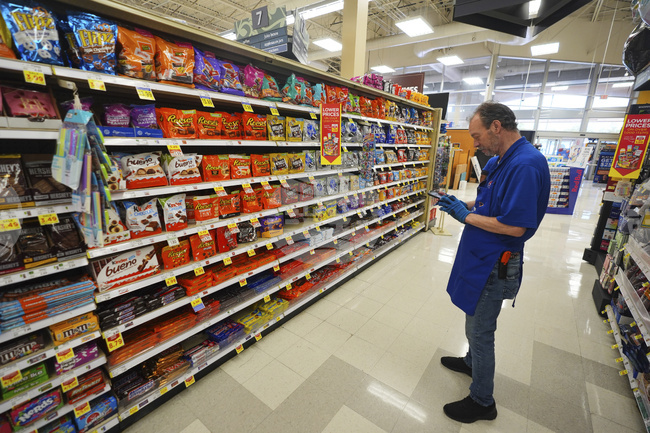 Слабо нарастване на запасите на едро и силно възстановяване на фабричните поръчки се отчита през ноември в САЩ