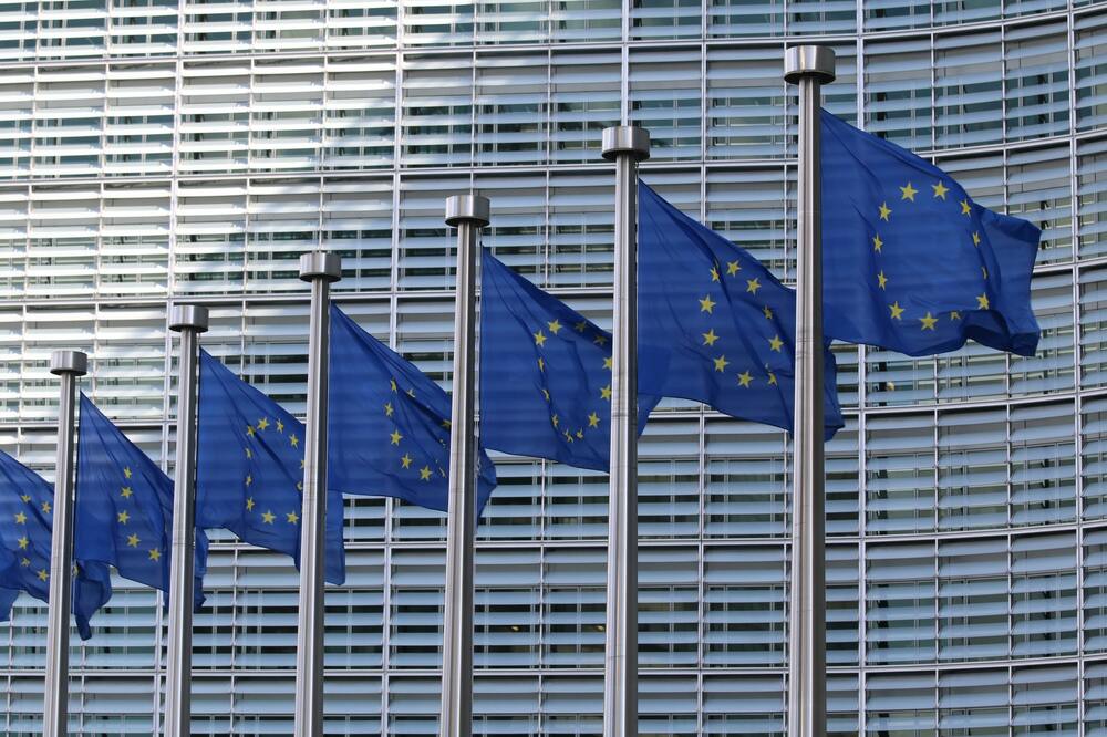 Евробарометър: защитата на демокрацията е основен приоритет за Европейския парламент