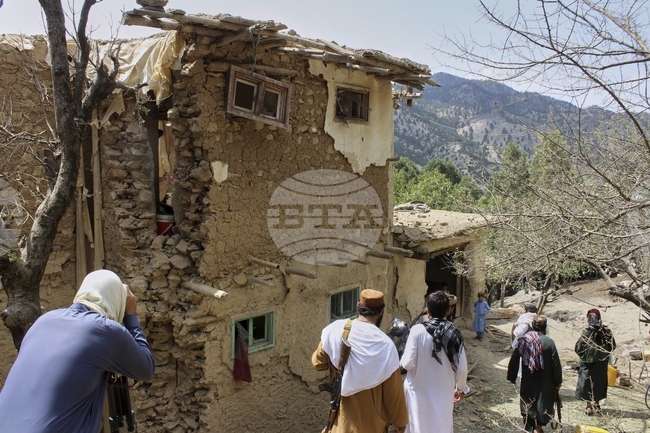 Главнокомандващият въоръжените сили на Пакистан призова Афганистан да избира между отношения с Исламабад или с пакистанските талибани 