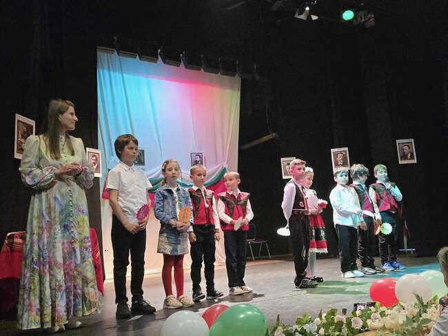 Българското училище „Райна Княгиня“ в Дъблин, Ирландия, обяви свободна позиция за помощник-учител