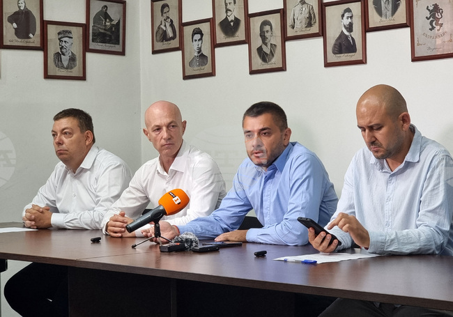 Съветниците от „Възраждане“ искат общинската администрация да покаже договора със сметопочистващата фирма във Варна