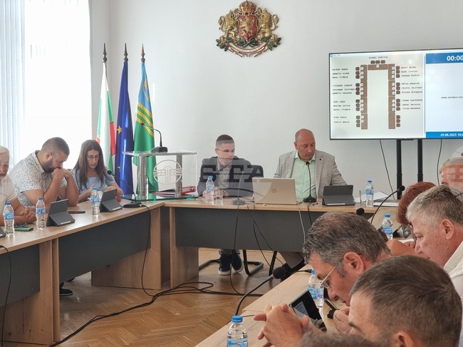 Община Тунджа ще дофинансира през новата учебна година 34 паралелки, реши Общинският съвет