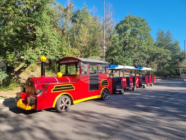 Туристическо влакче от днес представя забележителностите на парк „Митрополит Методий Кусев“ в Стара Загора