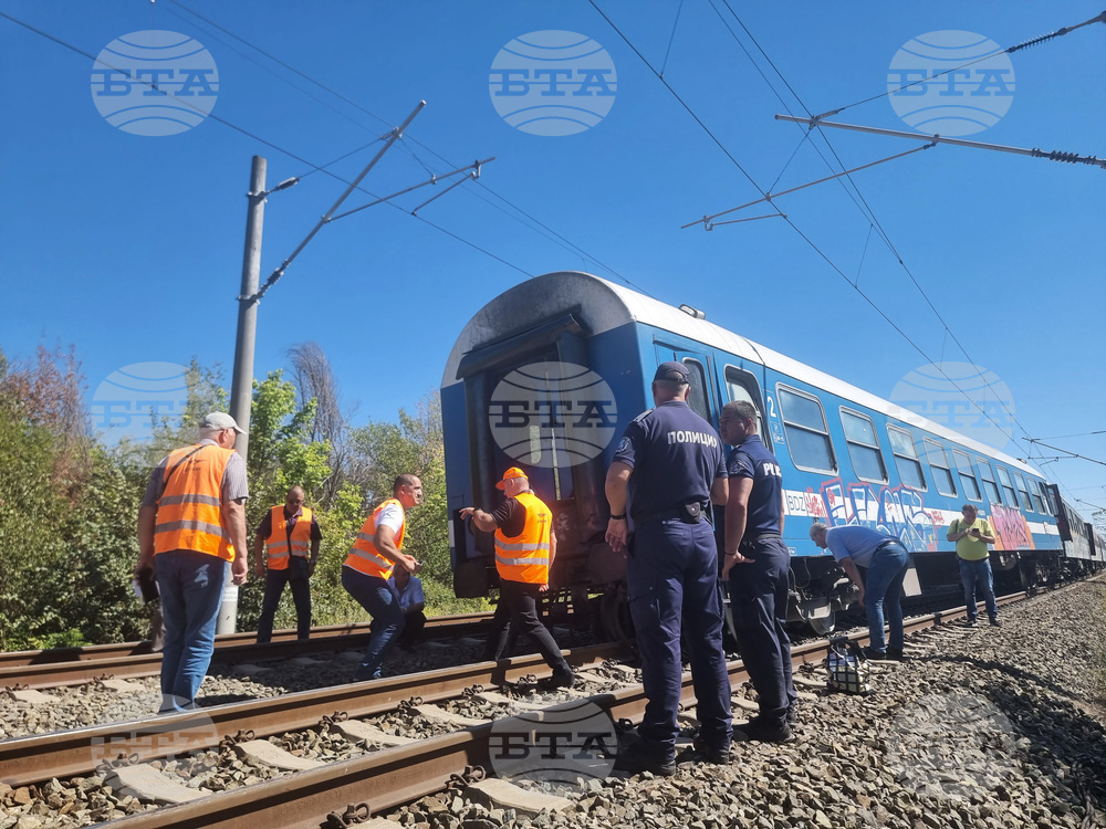 Стара Загора - дерайлирал влак