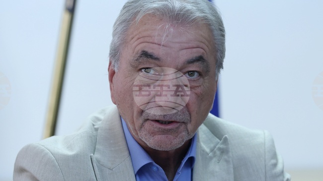 КЗК е изискала информация от 400 обекта в цялата страна за това колко пъти е била увеличавана доставната цена